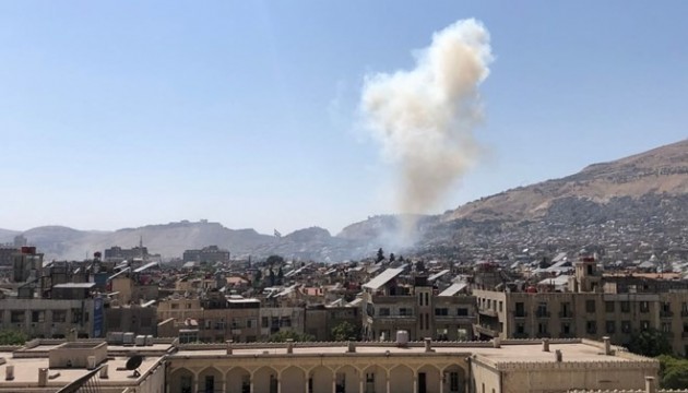 İsrail Suriye'yi vurdu