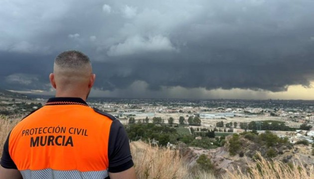 İspanya'da şiddetli yağış ve fırtına büyük hasara yol açtı