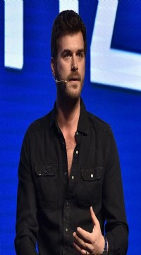 Kıvanç Tatlıtuğ hayranını kırmadı!