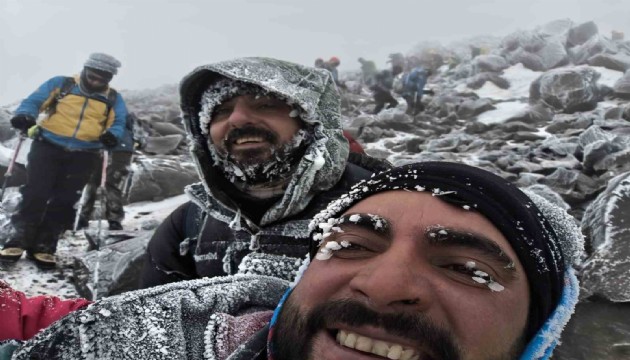 Temmuz'da -35 derecede Ağrı Dağı'na tırmanış