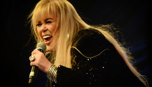 Zerrin Özer'den sevenlerine kötü haber