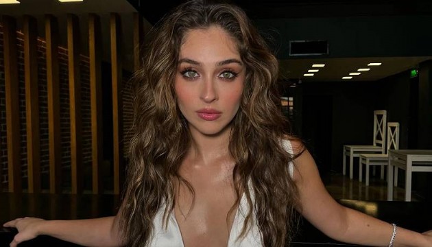 Cemre Baysel kendine hayran bıraktı!