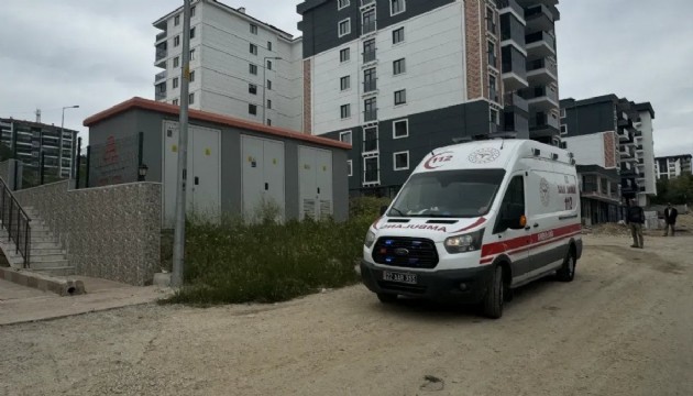 Asansör boşluğuna düşen işçi hayatını kaybetti