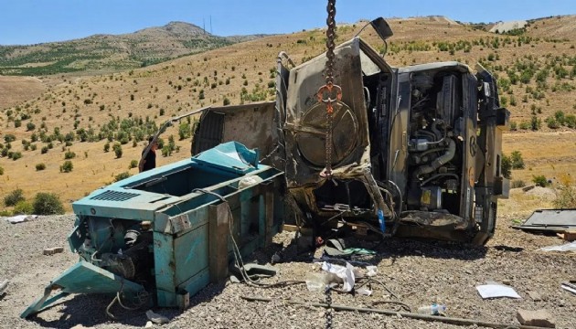 Askeri araç devrildi: 2 asker yaralandı