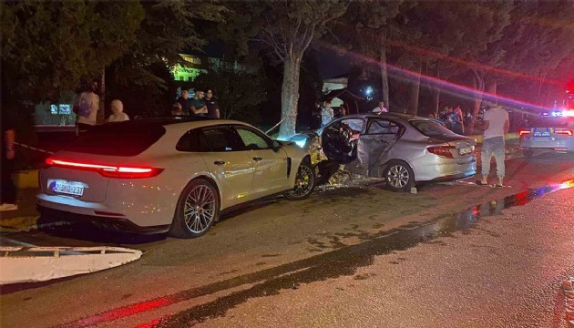 Kocaeli'de feci kaza! Araçlar hurdaya döndü!