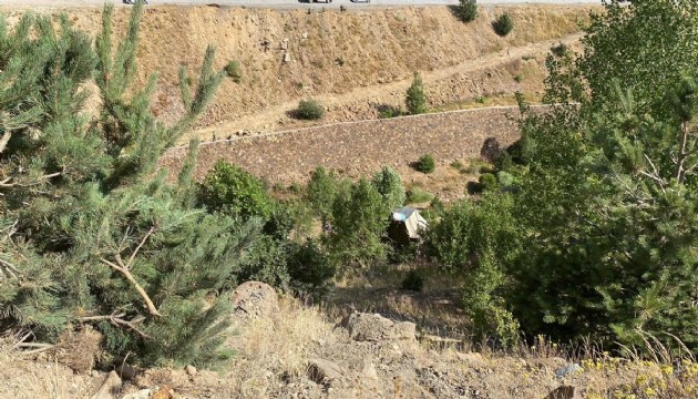 İşçi minibüsü uçuruma yuvarlandı: 3 ölü