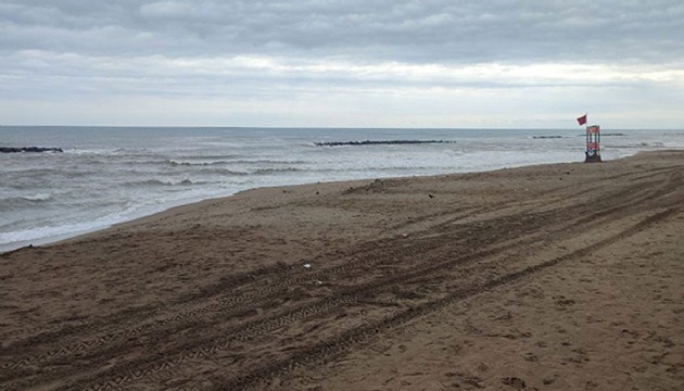Kandıra'da bazı plajlarda denize girmek yasaklandı