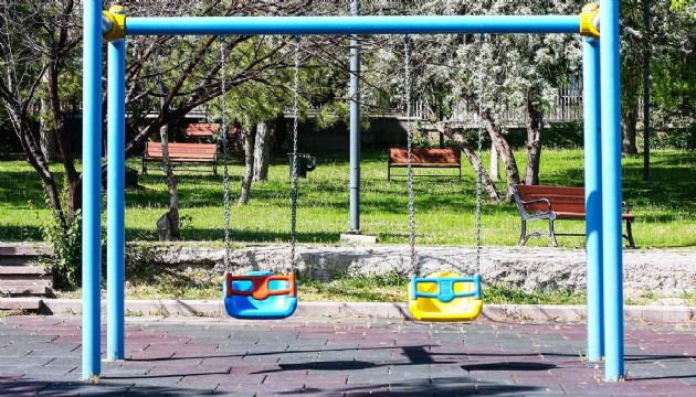 3 yaşındaki çocuk salıncakta sallanırken boğularak hayatını kaybetti
