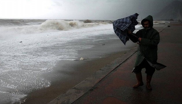 Meteoroloji'den Batı Karadeniz'e 'fırtına' uyarısı