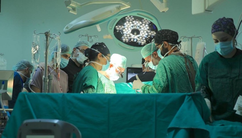 Boyun fıtığı ameliyatı için hastaneye girdi, felç kaldı
