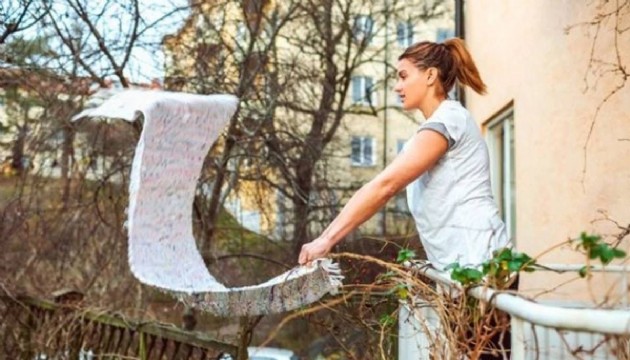 Halı silkeledi, hapis cezası aldı