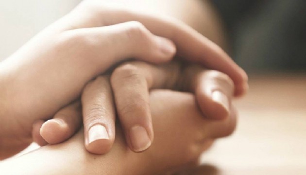 Araştırma: Hafif dokunuş beyinde güven hissi oluşturuyor