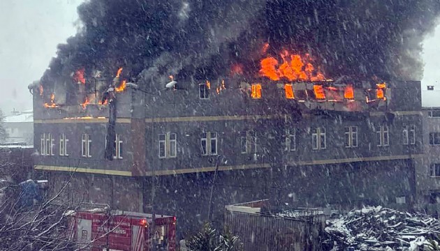 Tuzla'da çakmak üretim fabrikasında yangın