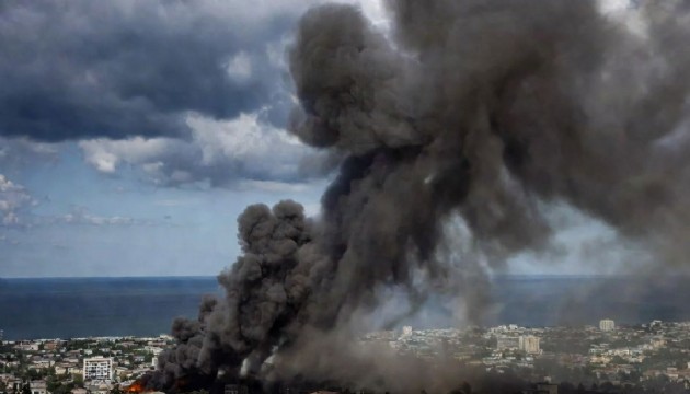 Rus askeri uçağı Kırım'da düştü