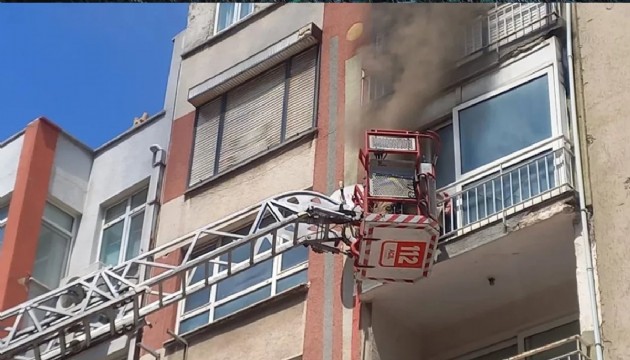 Manisa'da apartmanda yangın faciası