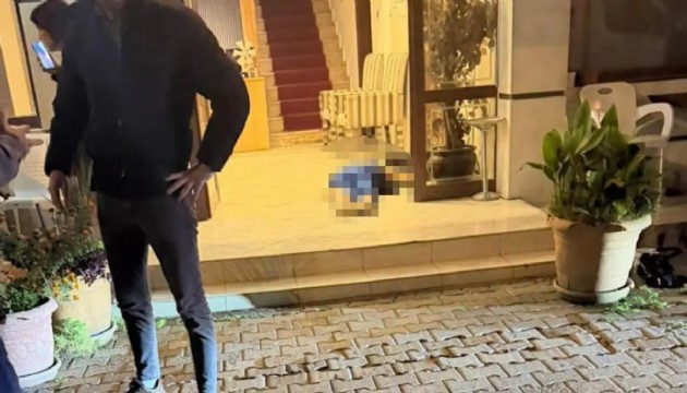 Otelin önünde silahlı saldırı: 2 kadını öldürdü!