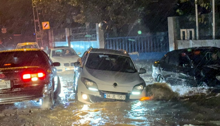 Sel felaketi! İstanbul'da şiddetli yağış 2 can aldı