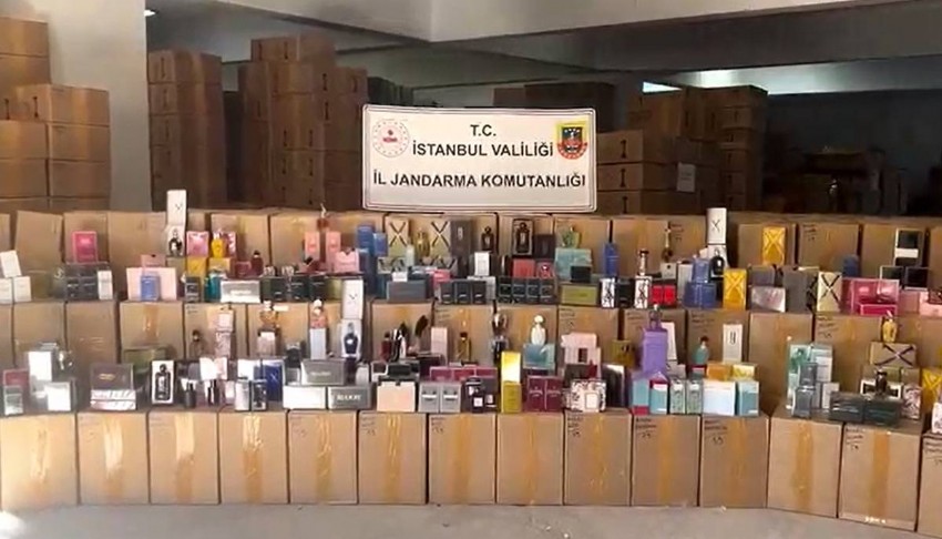 Bayrampaşa'da dev baskın: 350 milyon liralık sahte parfüm fabrikası çökertildi!