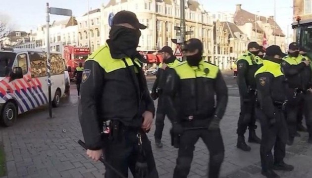 Hollanda'da bomba paniği! Ekipler teyakkuza geçti