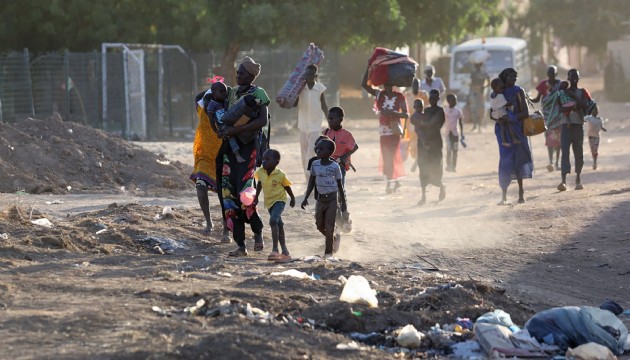 Libya, Sudan'a 14 ton tıbbi yardım malzemesi gönderdi