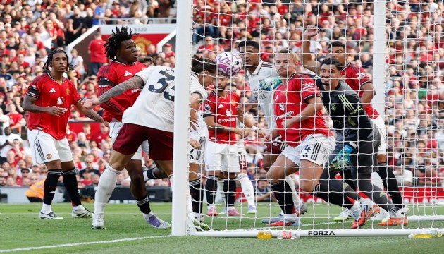 Altay Bayındır'ın hatası pahalıya mal oldu