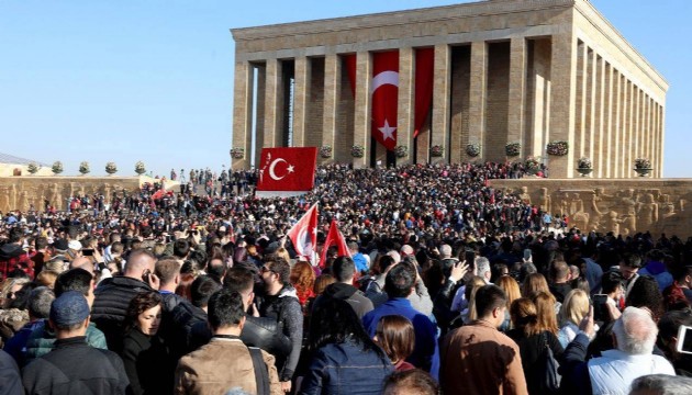 23 Nisan'da Anıtkabir'e rekor ziyaret