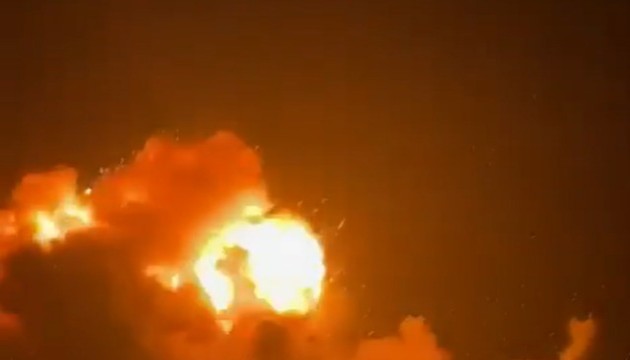 Hindistan Pakistan'a füzelerle saldırdı