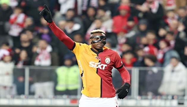 Victor Osimhen'den canlı yayında transfer açıklaması