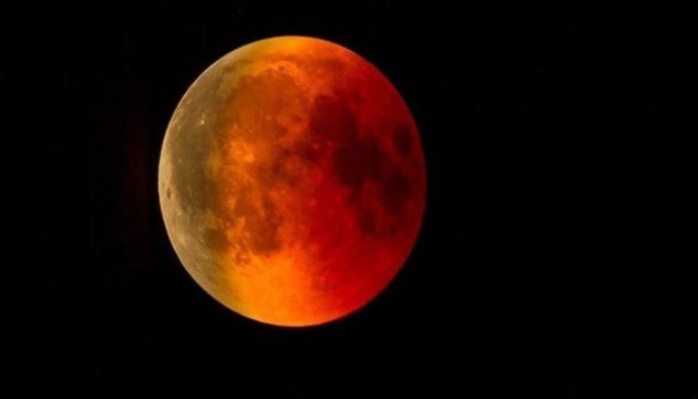 İstanbul'da ‘Kanlı Ay' tutulması