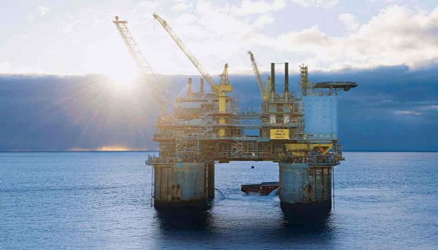 Çin, Güney Çin Denizi'nde 100 milyon tonluk petrol rezervi keşfetti