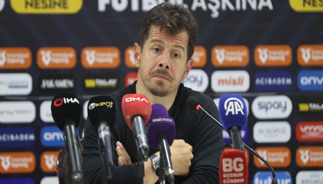 Emre Belözoğlu görevini Atahan'a devretti