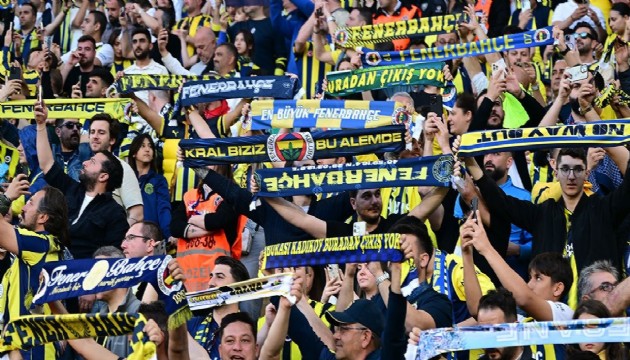 Fenerbahçe tribünlerinden sert tepki!