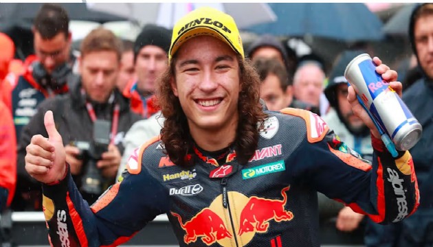 Can Öncü Çekya'da zirveye çıktı