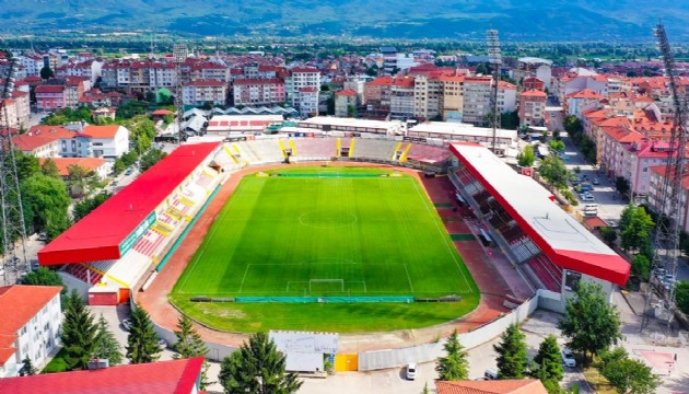 Atatürk Stadyumu bölüm bölüm yıkılıyor