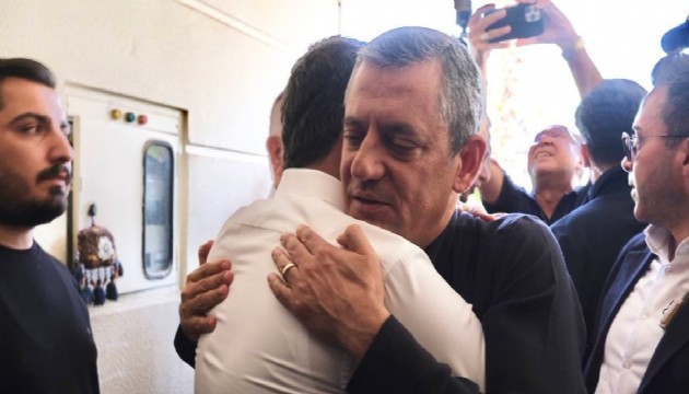 Özel, Abdurrahman Tutdere'yi evinde ziyaret etti