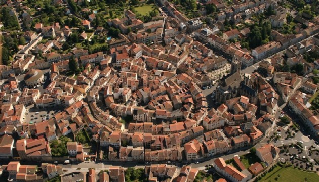 Nüfus oranı düşen ülkede 1 Euro'ya kiralık evler