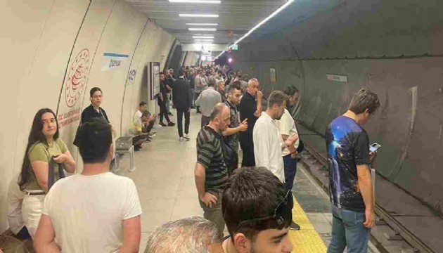 Metroda arıza! İşe gidenler yolda kaldı