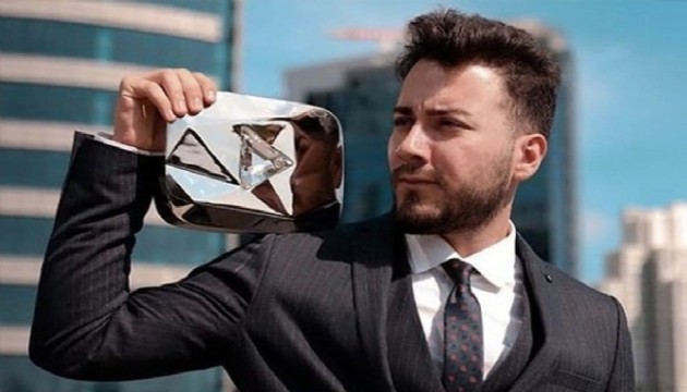 Enes Batur'a ne oldu? Tarikat iddiaları büyüyor