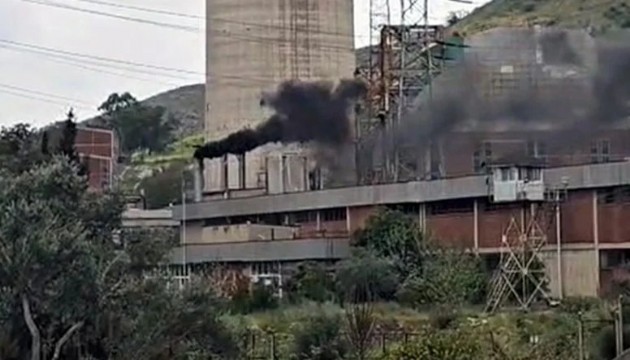 Santralin bacasından çıkan duman vatandaşı tedirgin etti