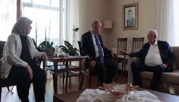 Özdağ, Ekrem İmamoğlu'nun anne babasını ziyaret etti