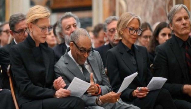 Vatikan'da yıldızlar görüldü! Hollywood'u misafir ettiler