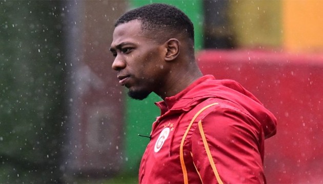 Carlos Cuesta sırra kadem bastı