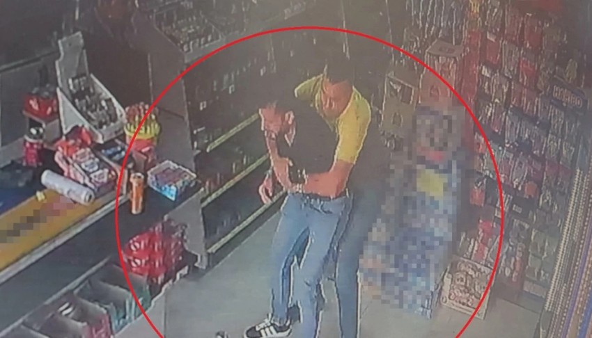 Boğazına jöle şeker kaçan adamı Heimlich manevrası kurtardı