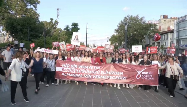 CHP Kadın Kolları, Beyazıt'tan Saraçhane'ye yürüyor