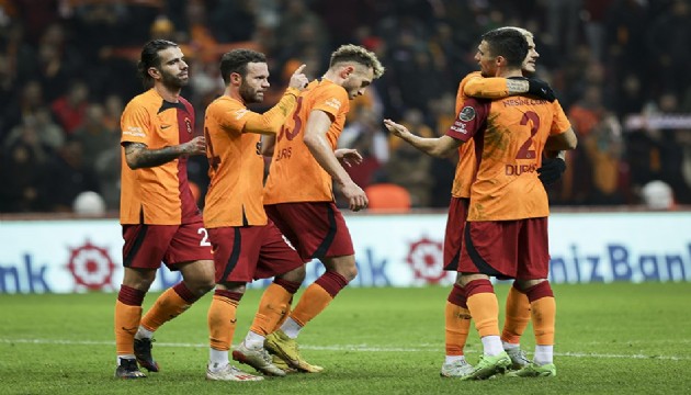 Galatasaray, Adana Demirspor'u ağırlıyor: İlk 11'ler belli oldu