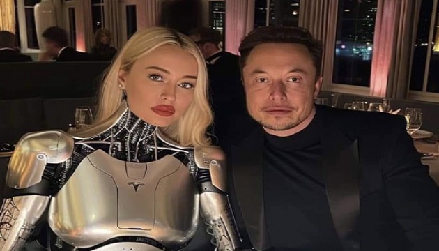 Elon Musk, robot sevgilisiyle akşam yemeği yedi