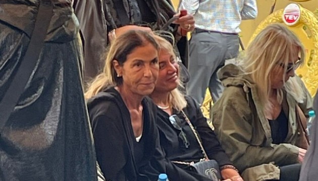 Derya Tuna kardeşini gözyaşlarıyla uğurladı