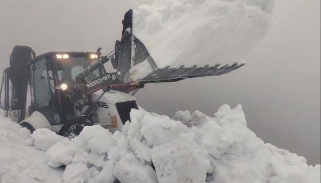 Giresun'da Nisan ayında kar mücadelesi