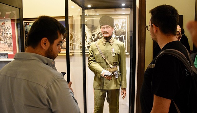 Atatürk'ün orijinal üniforması bu sergide!