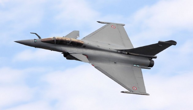 Fransa ordu için 42 Rafale savaş uçağı sipariş verdi